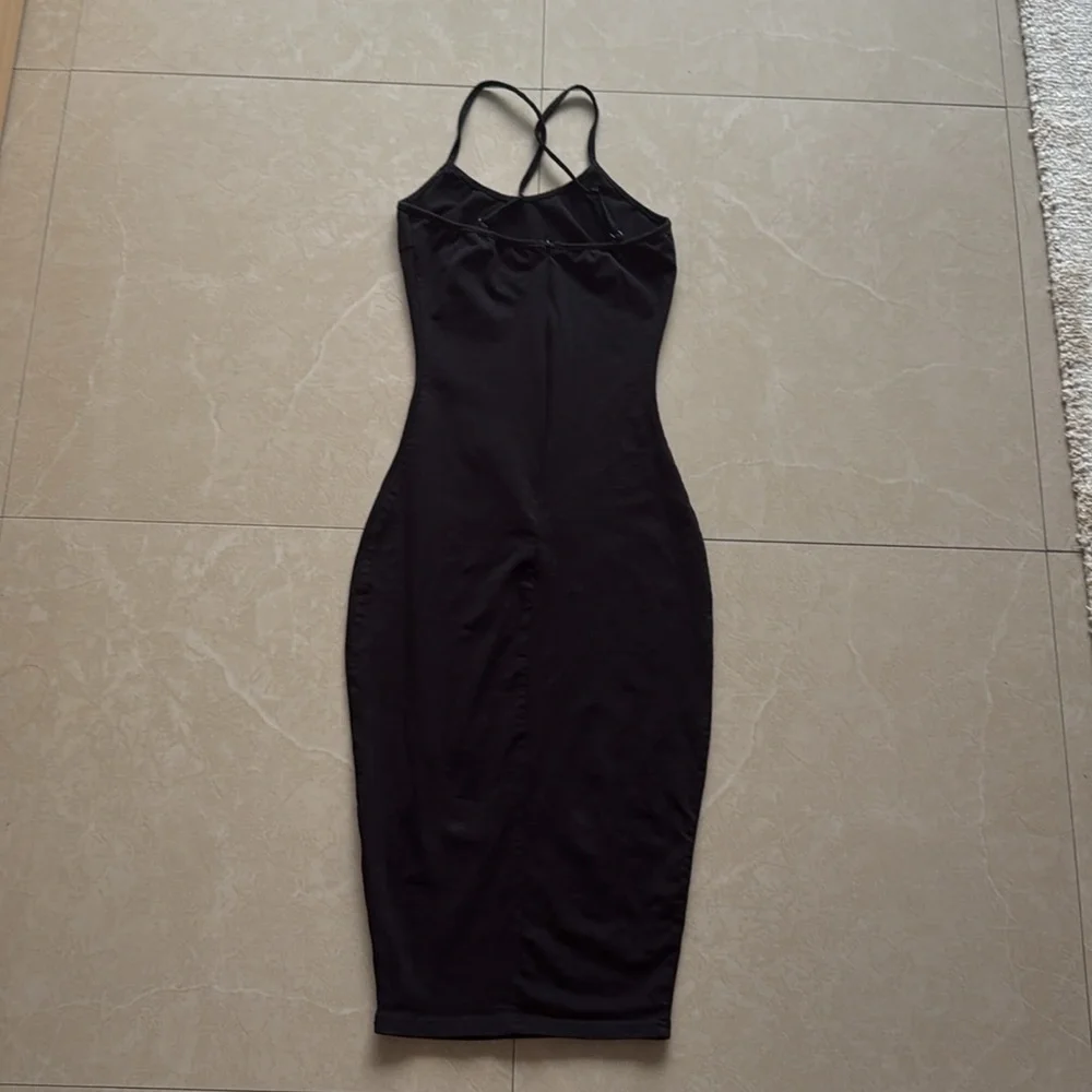 By the way. Black midi dress size XXS - Picture 3 of 3